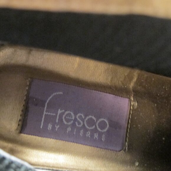 Fresco by Pierre Black ankle boots with gold tassel accent - 8.5M - Picture 5 of 6